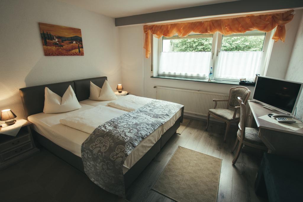 Hotel-Restaurant Walkmuehle Usingen Екстер'єр фото